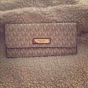 MK Signature Wallet